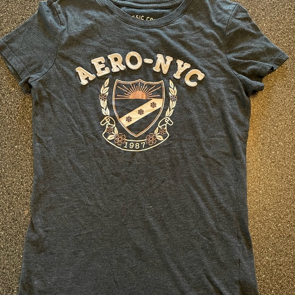 Aeropostale women’s classic crew tee. Both Sz. Medium - Picture 2 of 8